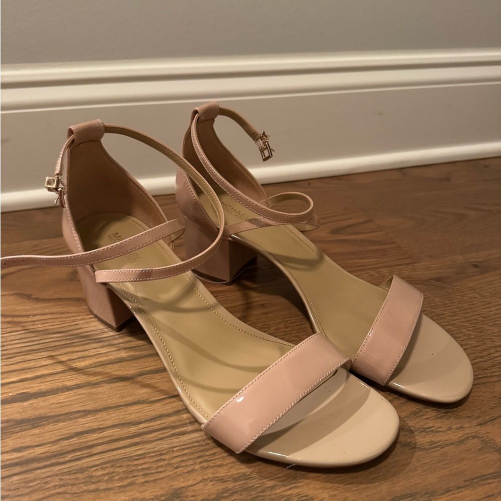 Michael Kors Cream Heels Elegant Versatile
